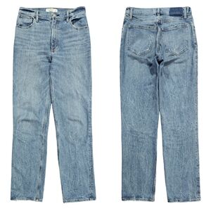 Abercrombie & Fitch The 90s Straight Jean Ultra High Rise